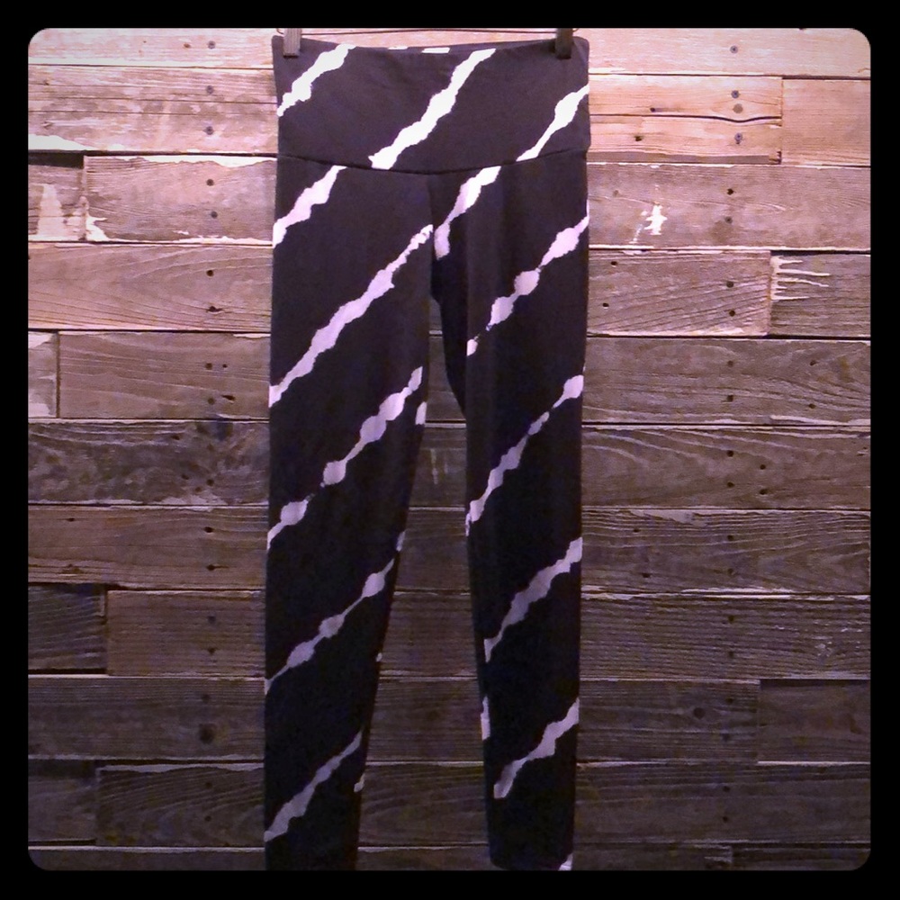 Ultra Soft Zebra Stripped Leggings